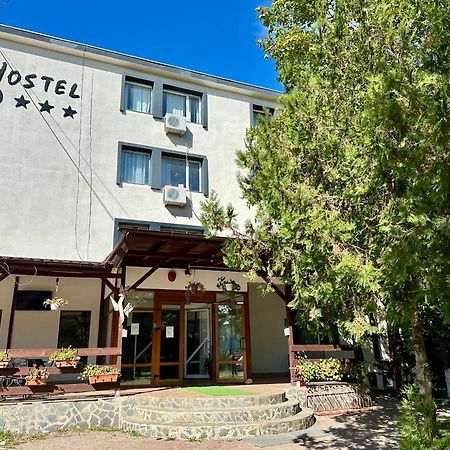 Plopeni Hostel Horia מראה חיצוני תמונה