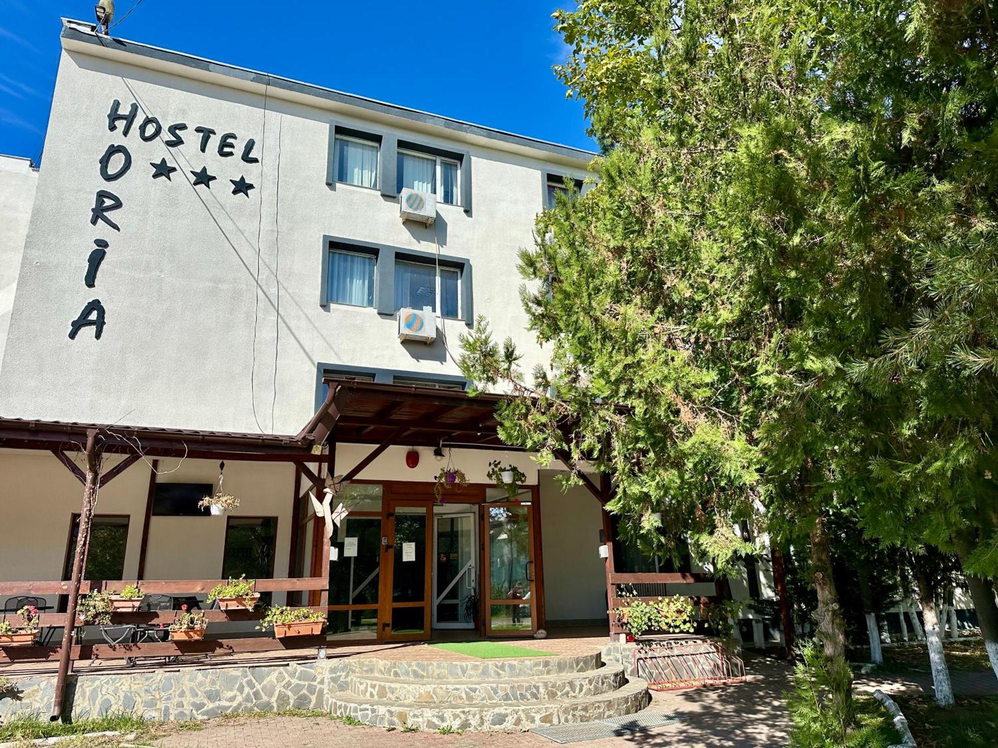 Plopeni Hostel Horia מראה חיצוני תמונה