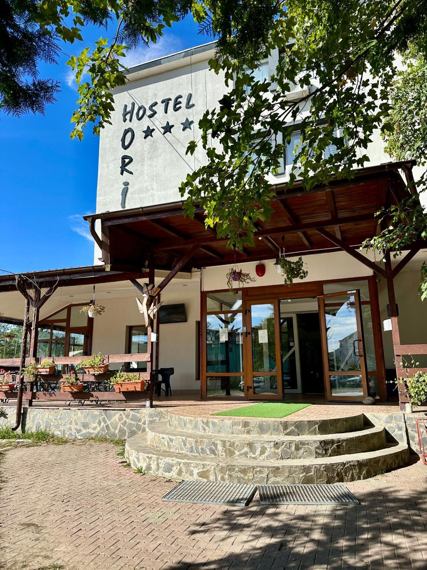 Plopeni Hostel Horia מראה חיצוני תמונה