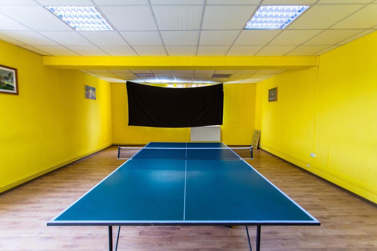 Plopeni Hostel Horia מראה חיצוני תמונה
